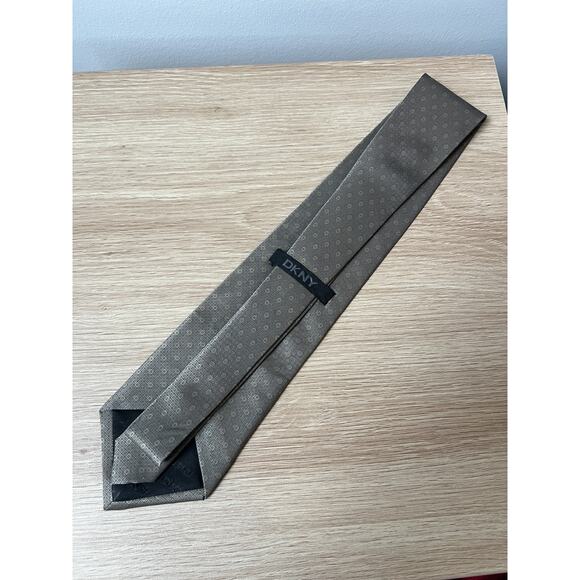 DKNY Brown Geometric Design 100% Silk Designer Tie - Picture 4 of 6